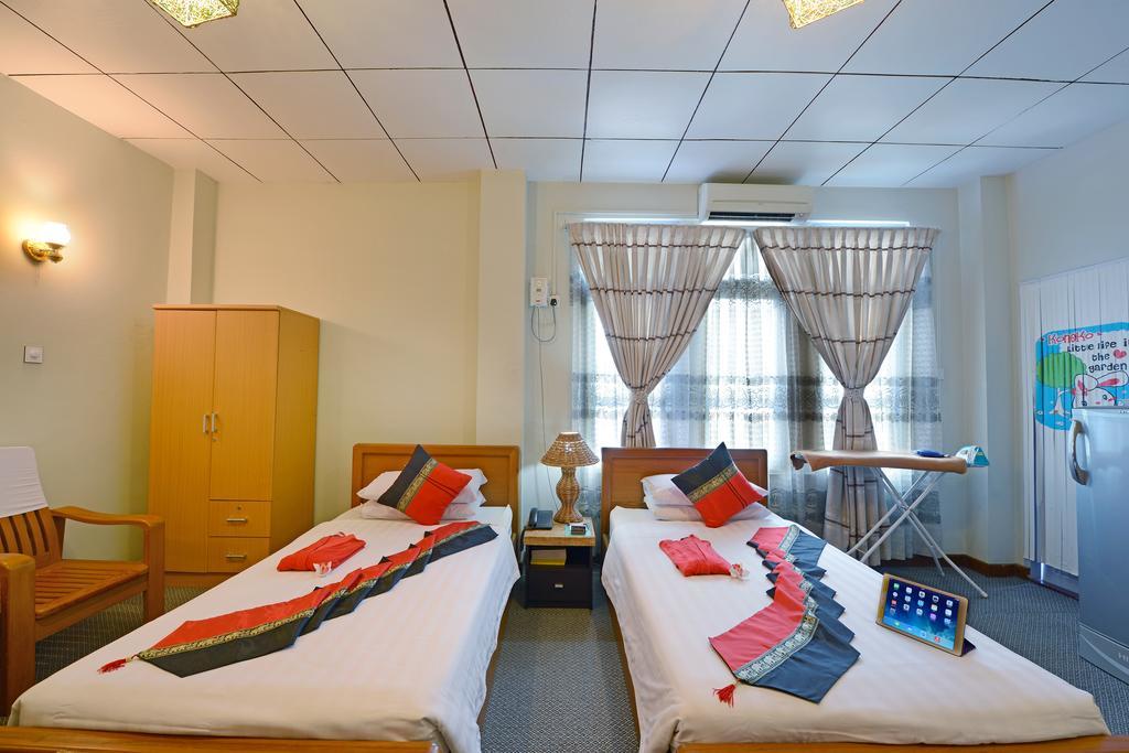 Cinderella Hotel Mawlamyine Rum bild