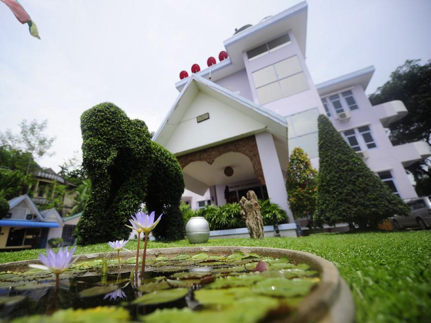 Cinderella Hotel Mawlamyine Exteriör bild