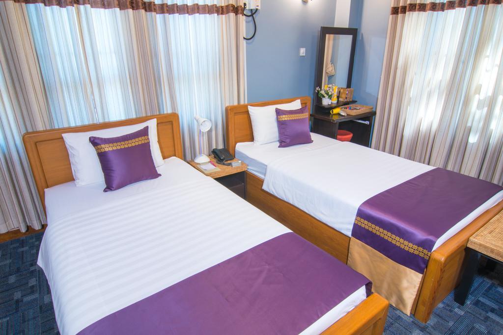 Cinderella Hotel Mawlamyine Exteriör bild